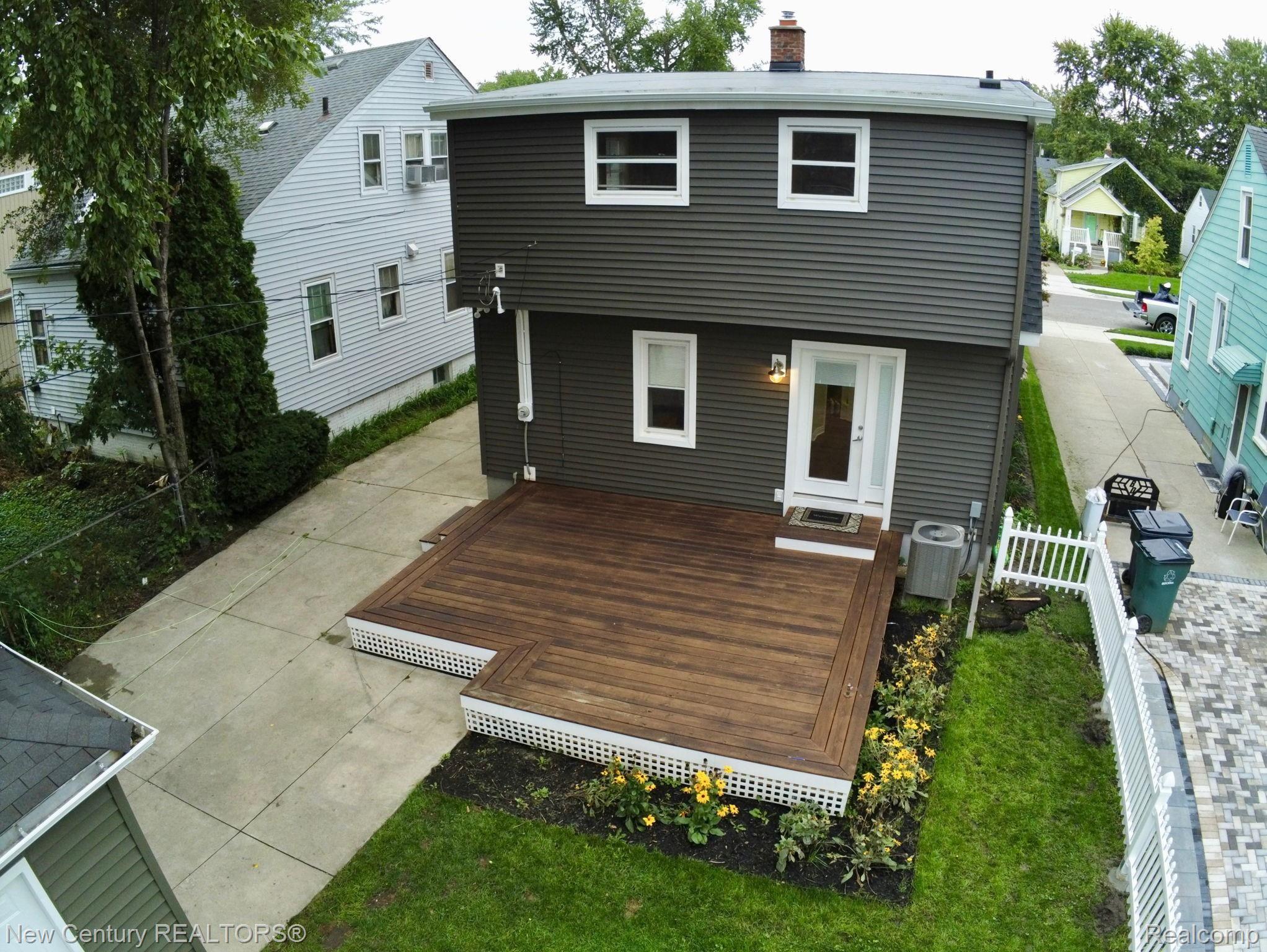 1010 Harvard Road Berkley, MI 48072 - Photo 23 of 28 1010+Harvard+Road+Berkley-6-web-Exterior+-+Back.jpg