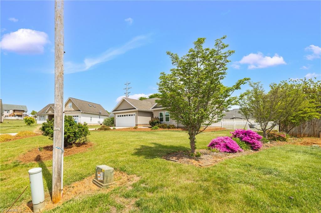 126 Applegate Court Mocksville, NC 27028 - Photo 4 of 37