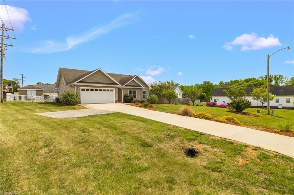 126 Applegate Court Mocksville, NC 27028 - Photo 5 of 37
