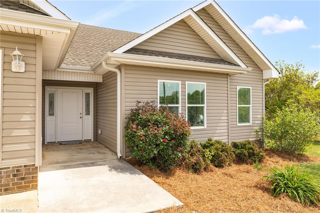 126 Applegate Court Mocksville, NC 27028 - Photo 6 of 37