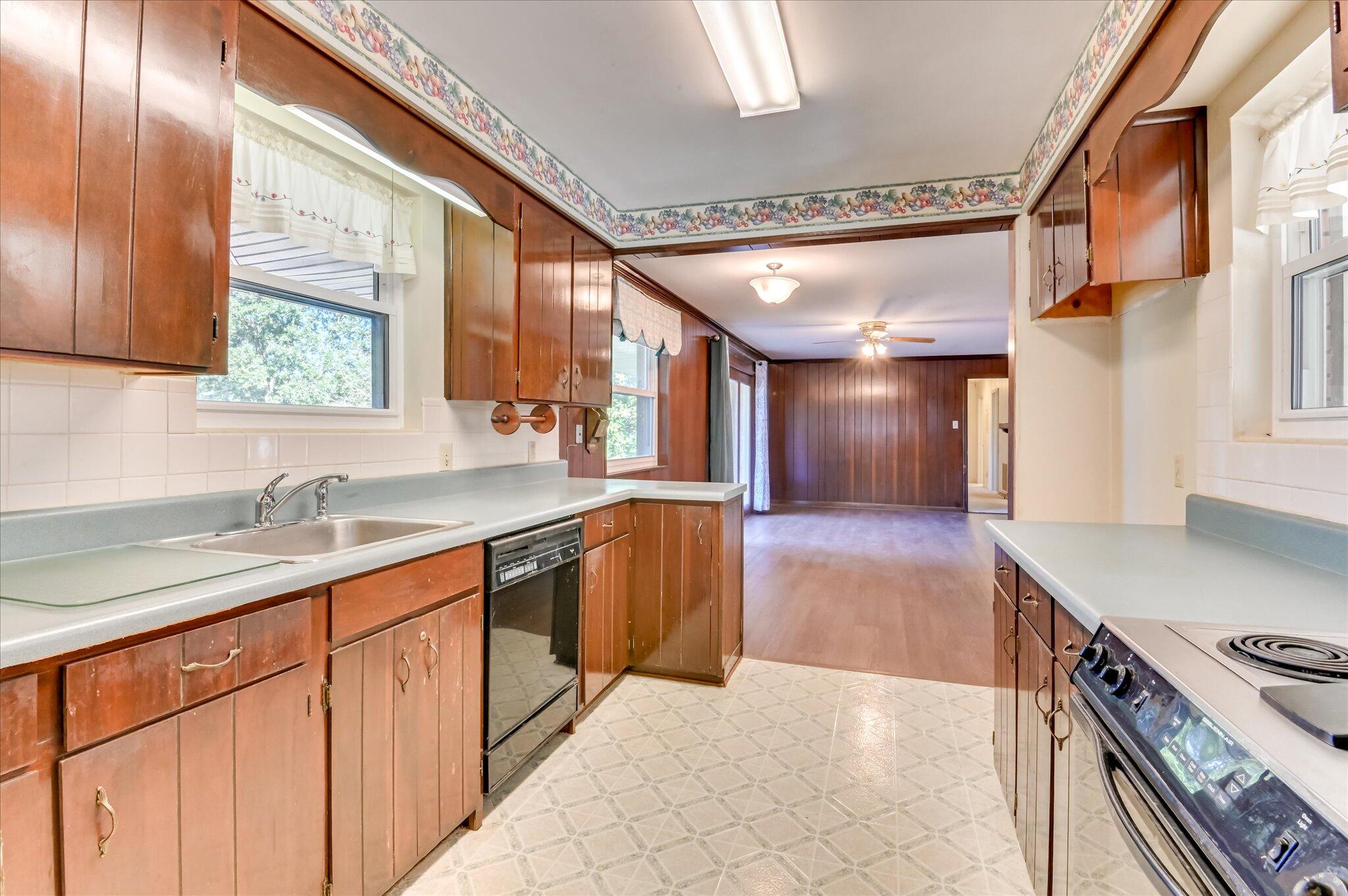 2202 Dartmouth Road Augusta, GA 30904 - Photo 11 of 34 Kitchen view 4