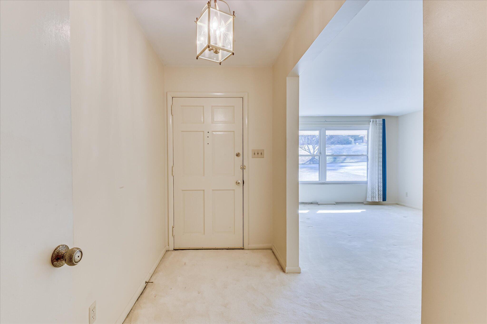 2202 Dartmouth Road Augusta, GA 30904 - Photo 4 of 34 Front Entryway