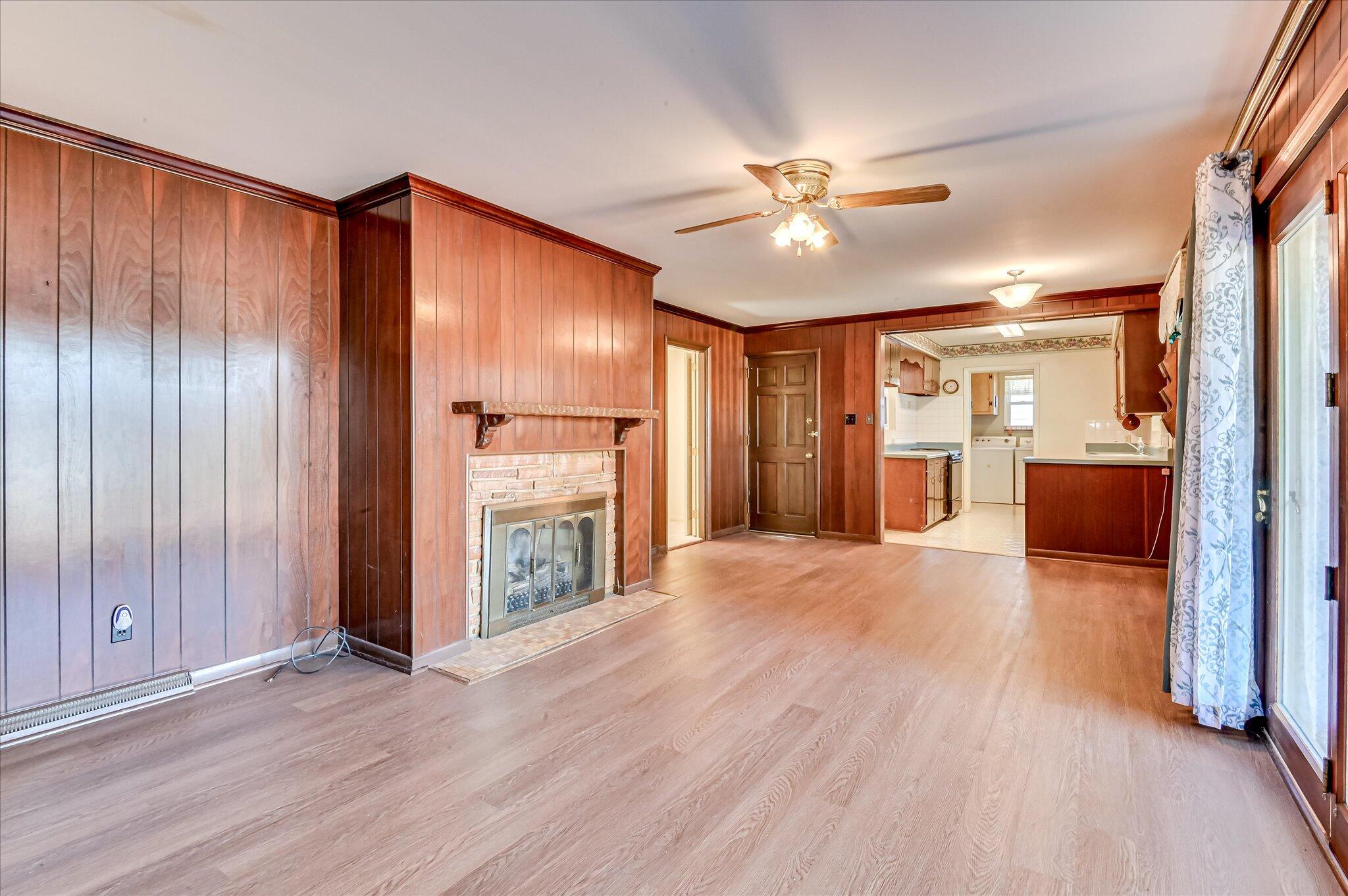 2202 Dartmouth Road Augusta, GA 30904 - Photo 7 of 34 Great Room view 3