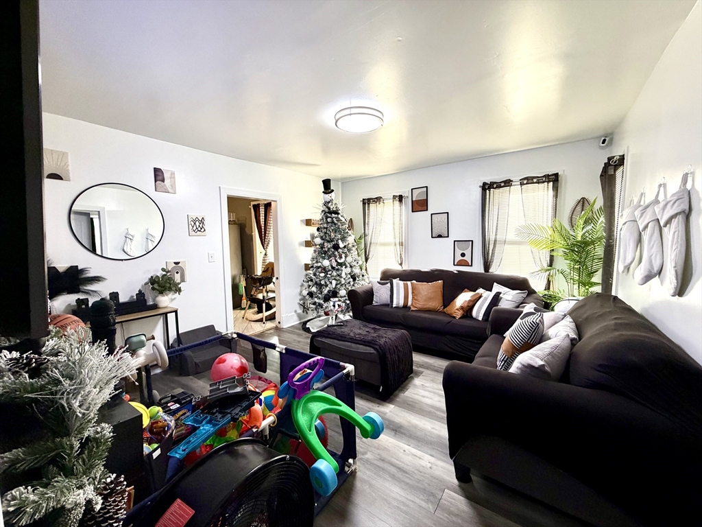 107 Tyler Street Springfield, MA 01109 - Photo 27 of 39