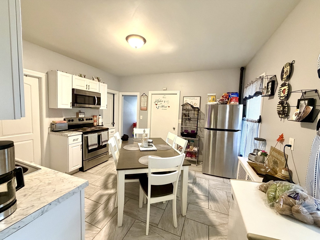 107 Tyler Street Springfield, MA 01109 - Photo 5 of 39