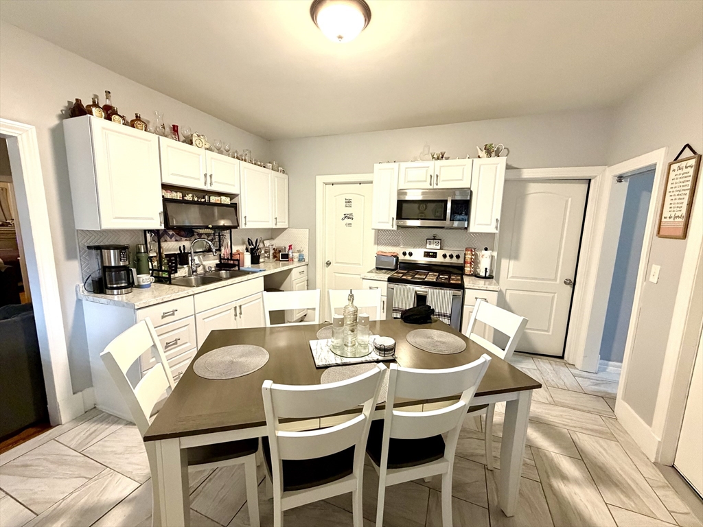 107 Tyler Street Springfield, MA 01109 - Photo 8 of 39