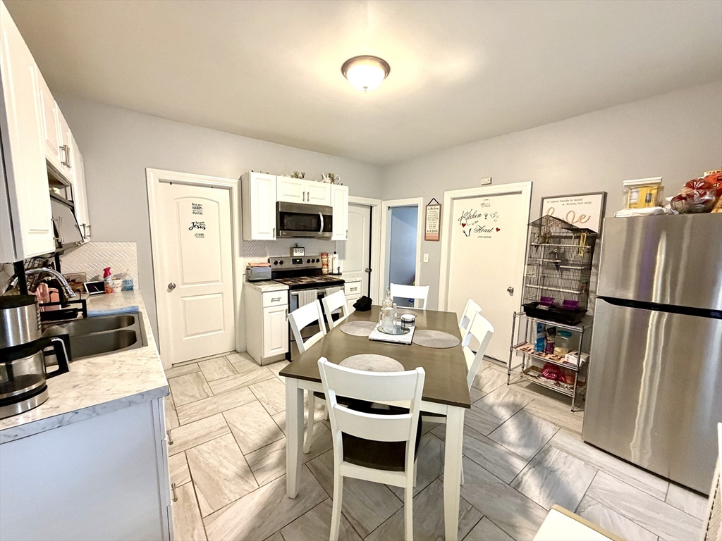 107 Tyler Street Springfield, MA 01109 - Photo 9 of 39