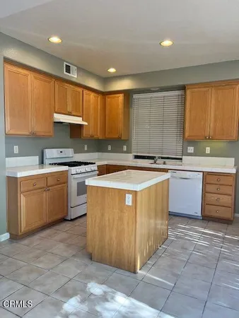 $3,750 | 4530 Corte Arbusto, Camarillo, CA 93012