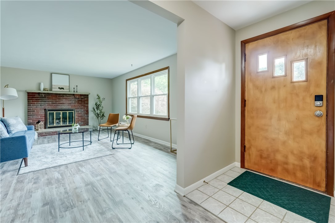 41 Ridge Castle Drive Irondequoit, NY 14622 - Photo 3 of 22