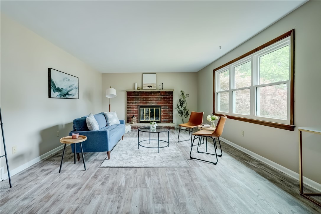 41 Ridge Castle Drive Irondequoit, NY 14622 - Photo 4 of 22