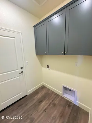 $2,570 | 7145 Owl View Drive, Sparks, NV 89436