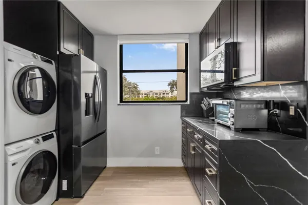 $2,400 | 118 Lake Emerald Drive, Oakland Park, FL 33309