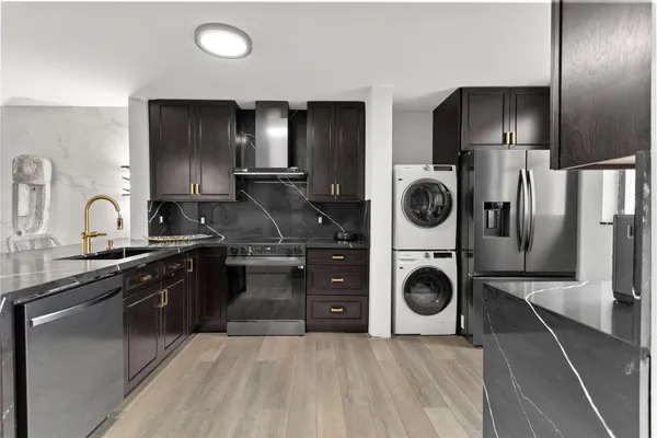 $2,400 | 118 Lake Emerald Drive, Oakland Park, FL 33309