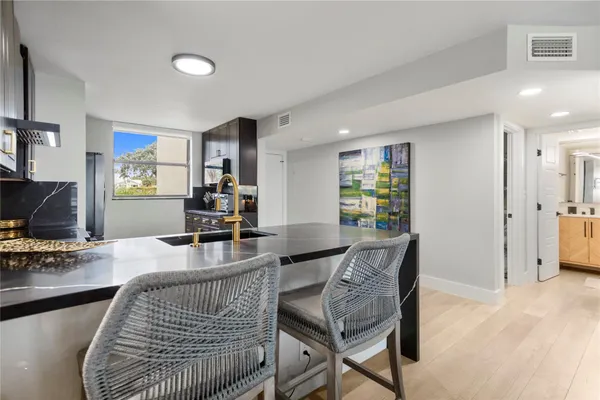 $2,400 | 118 Lake Emerald Drive, Oakland Park, FL 33309