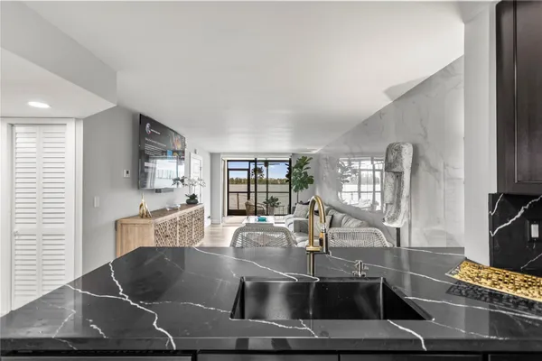 $2,400 | 118 Lake Emerald Drive, Oakland Park, FL 33309