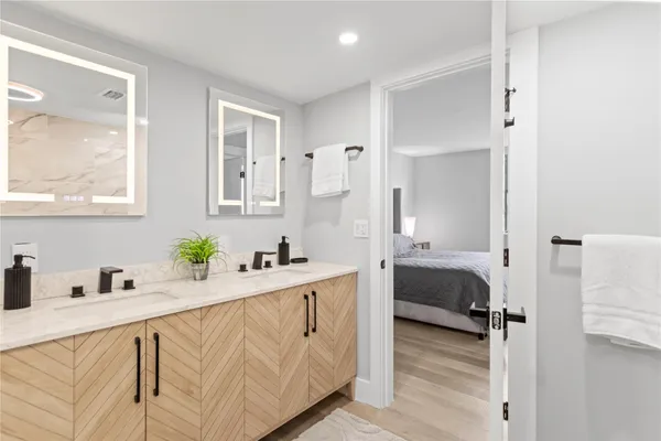 $2,400 | 118 Lake Emerald Drive, Oakland Park, FL 33309