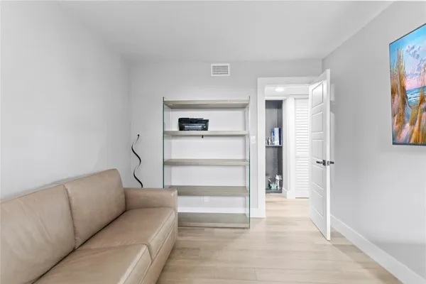 $2,400 | 118 Lake Emerald Drive, Oakland Park, FL 33309