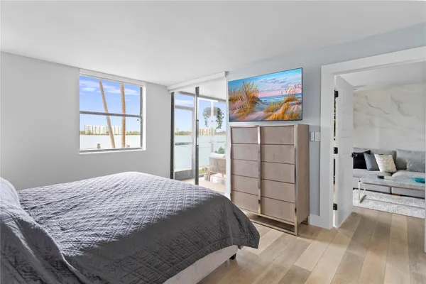 $2,400 | 118 Lake Emerald Drive, Oakland Park, FL 33309