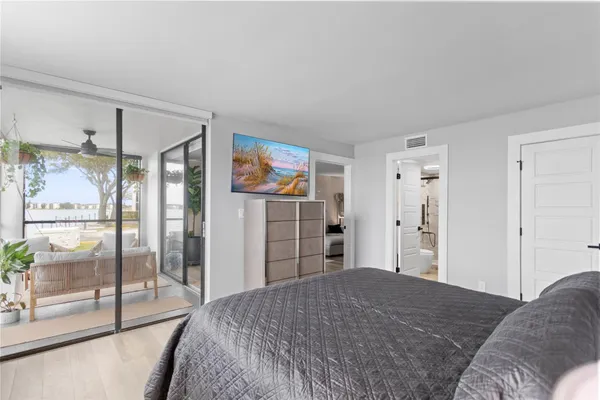 $2,400 | 118 Lake Emerald Drive, Oakland Park, FL 33309