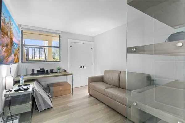 $2,400 | 118 Lake Emerald Drive, Oakland Park, FL 33309