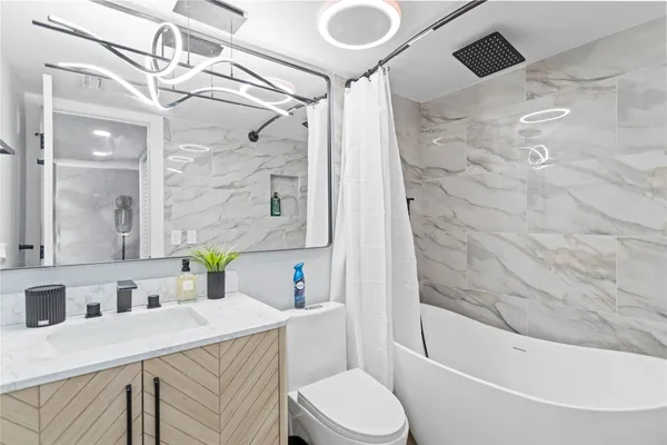 $2,400 | 118 Lake Emerald Drive, Oakland Park, FL 33309