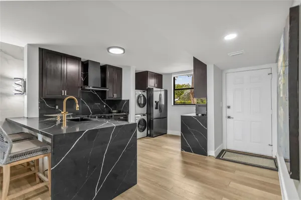 $2,400 | 118 Lake Emerald Drive, Oakland Park, FL 33309