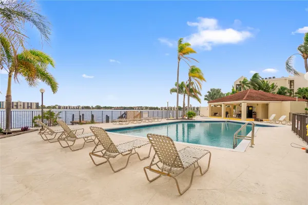 $2,400 | 118 Lake Emerald Drive, Oakland Park, FL 33309