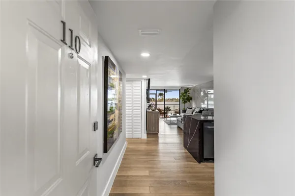 $2,400 | 118 Lake Emerald Drive, Oakland Park, FL 33309