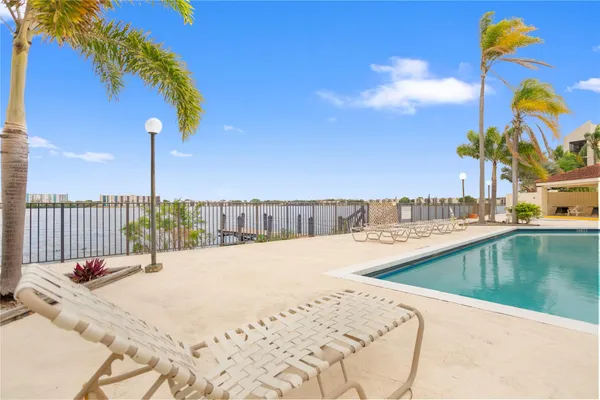 $2,400 | 118 Lake Emerald Drive, Oakland Park, FL 33309