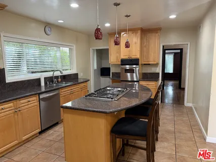 $8,100 | 1861 West Mountain Street, Glendale, CA 91201