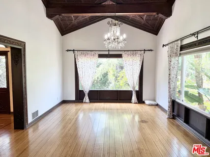 $8,100 | 1861 West Mountain Street, Glendale, CA 91201
