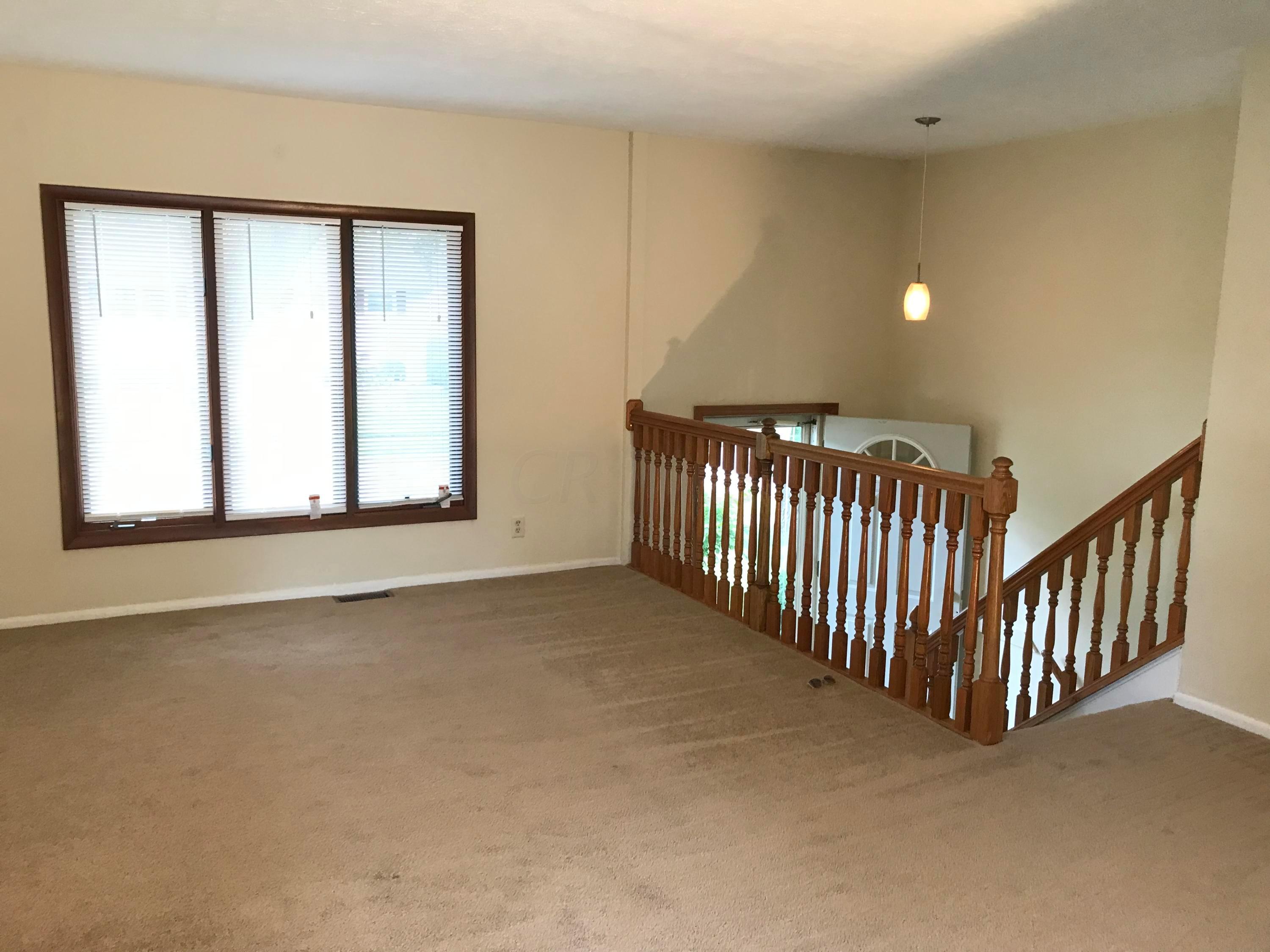 593 Fairholme Road Columbus, OH 43230 - Photo 4 of 18