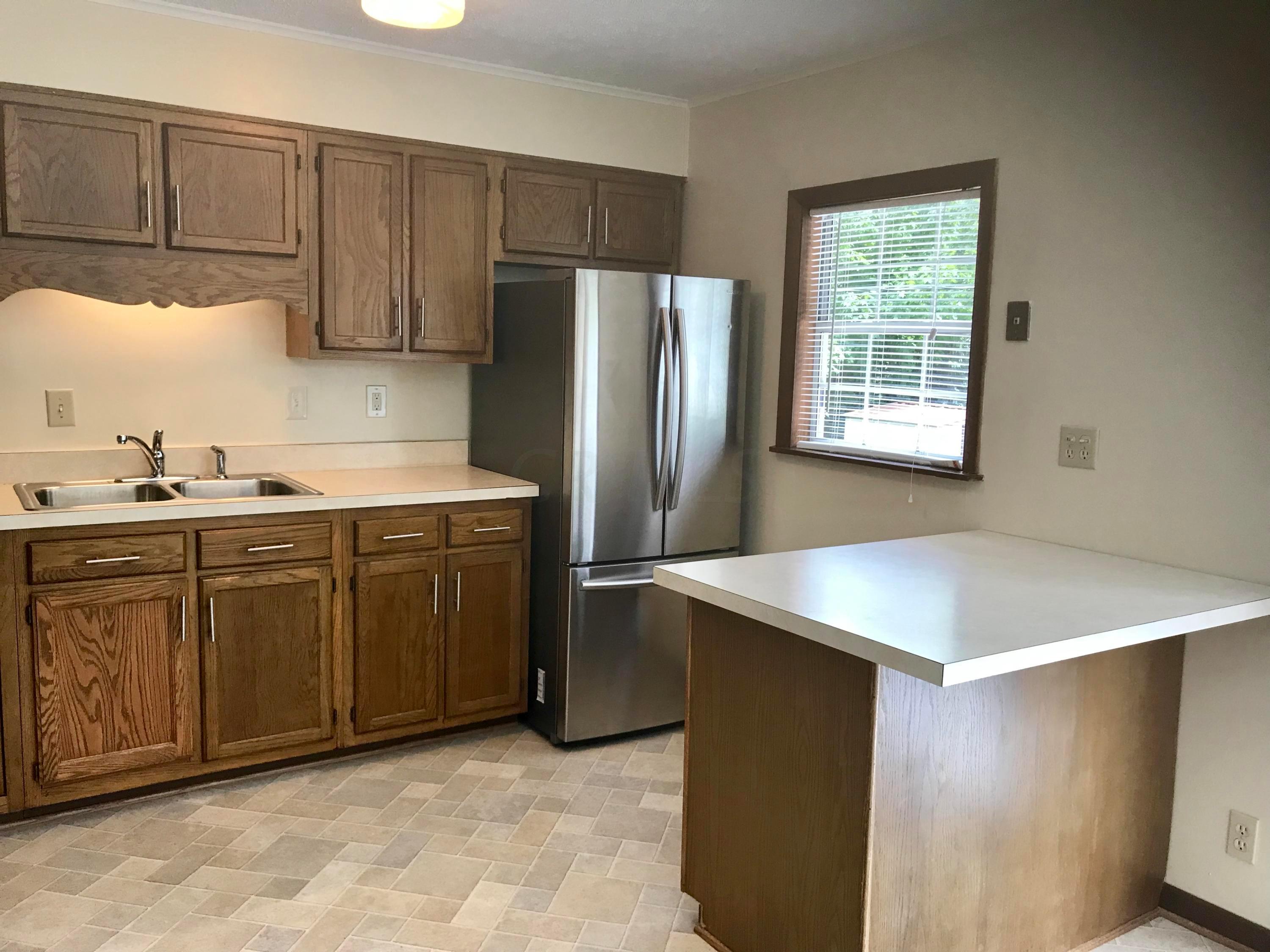 593 Fairholme Road Columbus, OH 43230 - Photo 5 of 18
