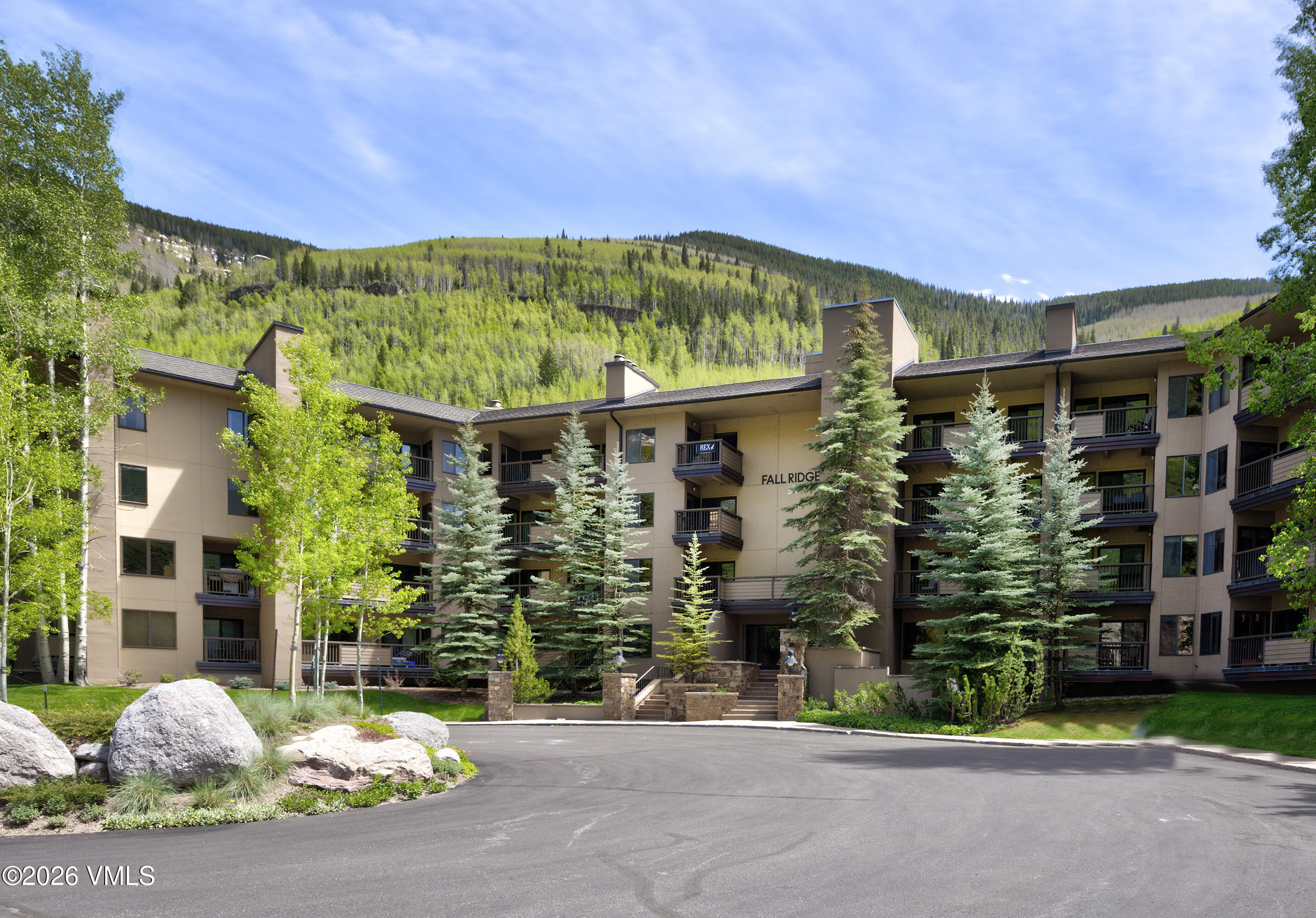 1650 Fall Ridge Road, Unit 202 Vail, CO 81657 - Photo 28 of 32 Exterior in Summer