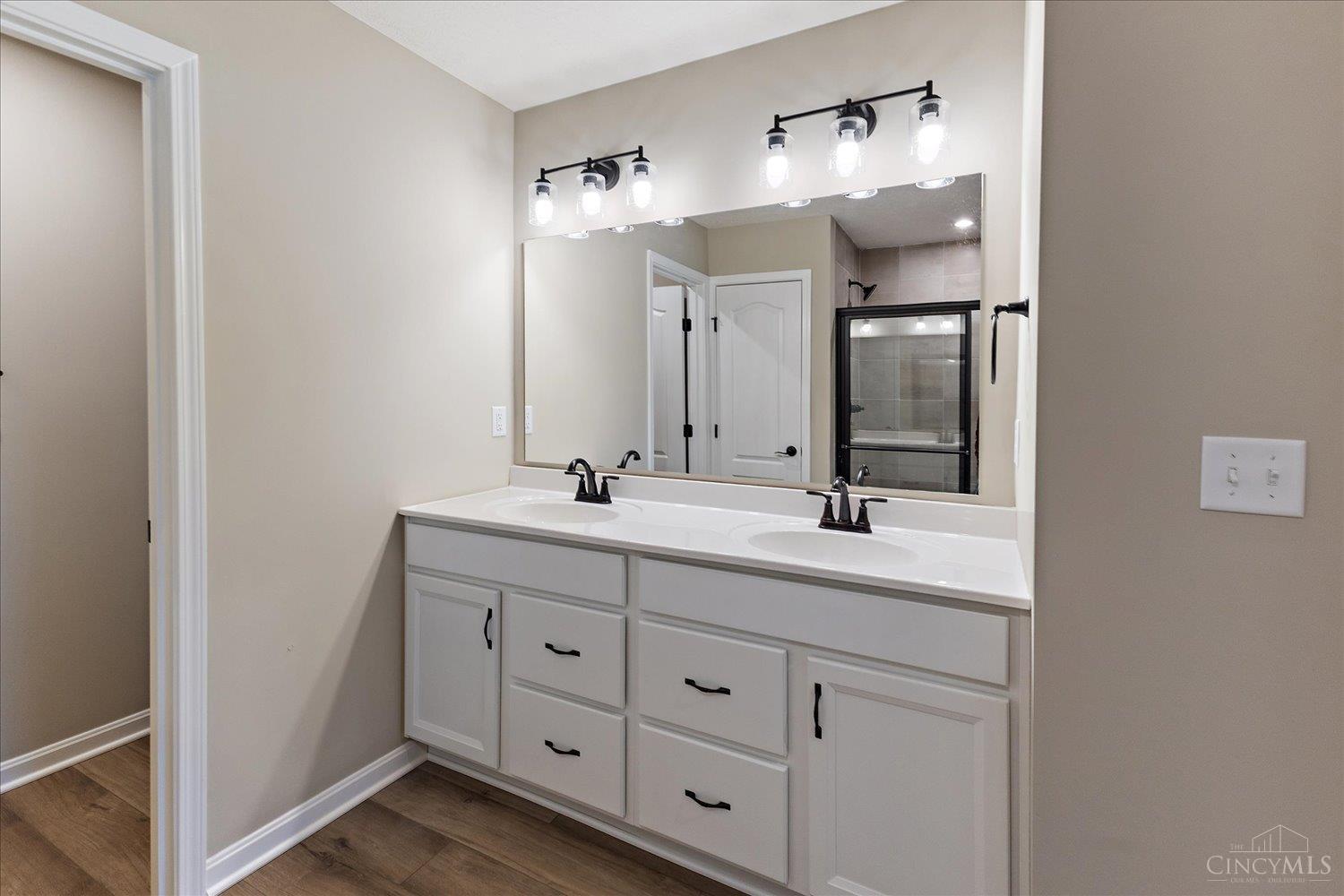 547 Tradition Ridge, Unit 81301 Cincinnati, OH 45245 - Photo 13 of 34