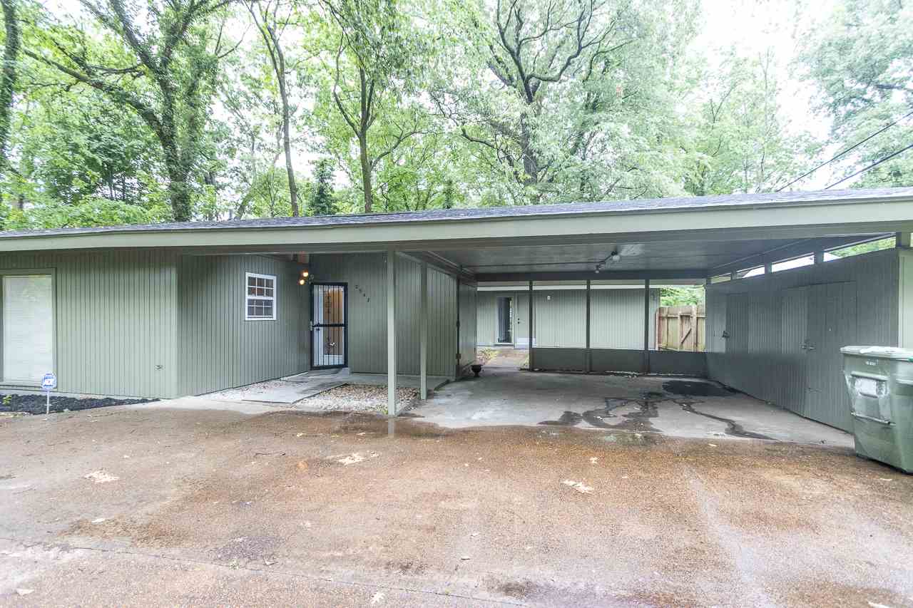 2948 Bannockburn Road Memphis, TN 38128 - Photo 3 of 25 Home could be treated as two separate units!
