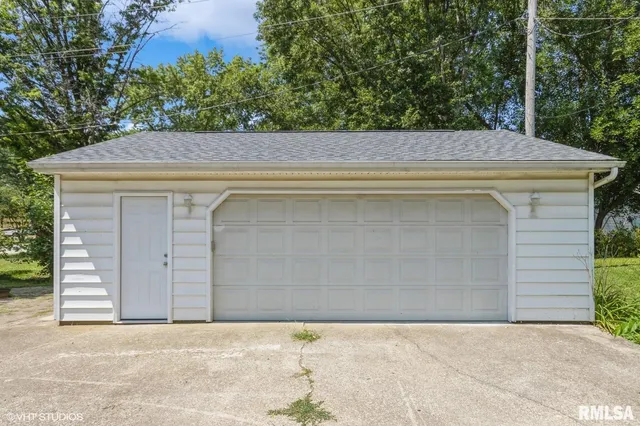 $210,000 | 403 North Plum Street, Farmer City, IL 61842