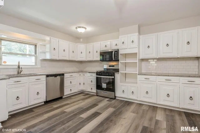 $210,000 | 403 North Plum Street, Farmer City, IL 61842