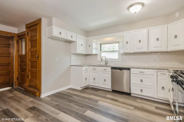 $210,000 | 403 North Plum Street, Farmer City, IL 61842