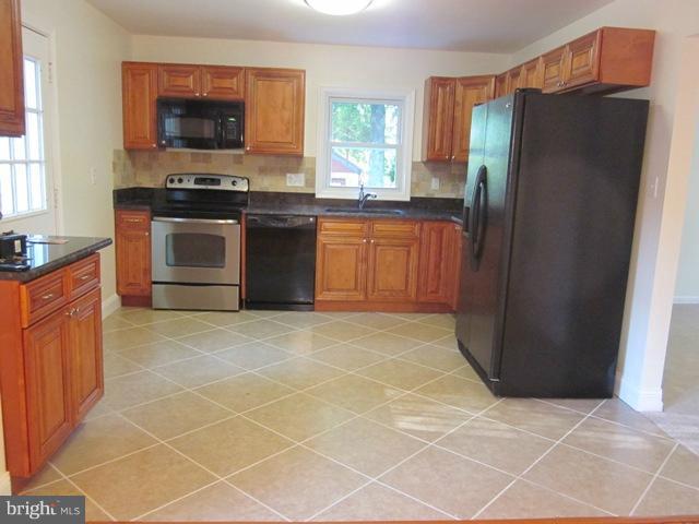 4805 Powder Mill Road Beltsville, MD 20705 - Photo 20 of 24 Gourmet Kitchen