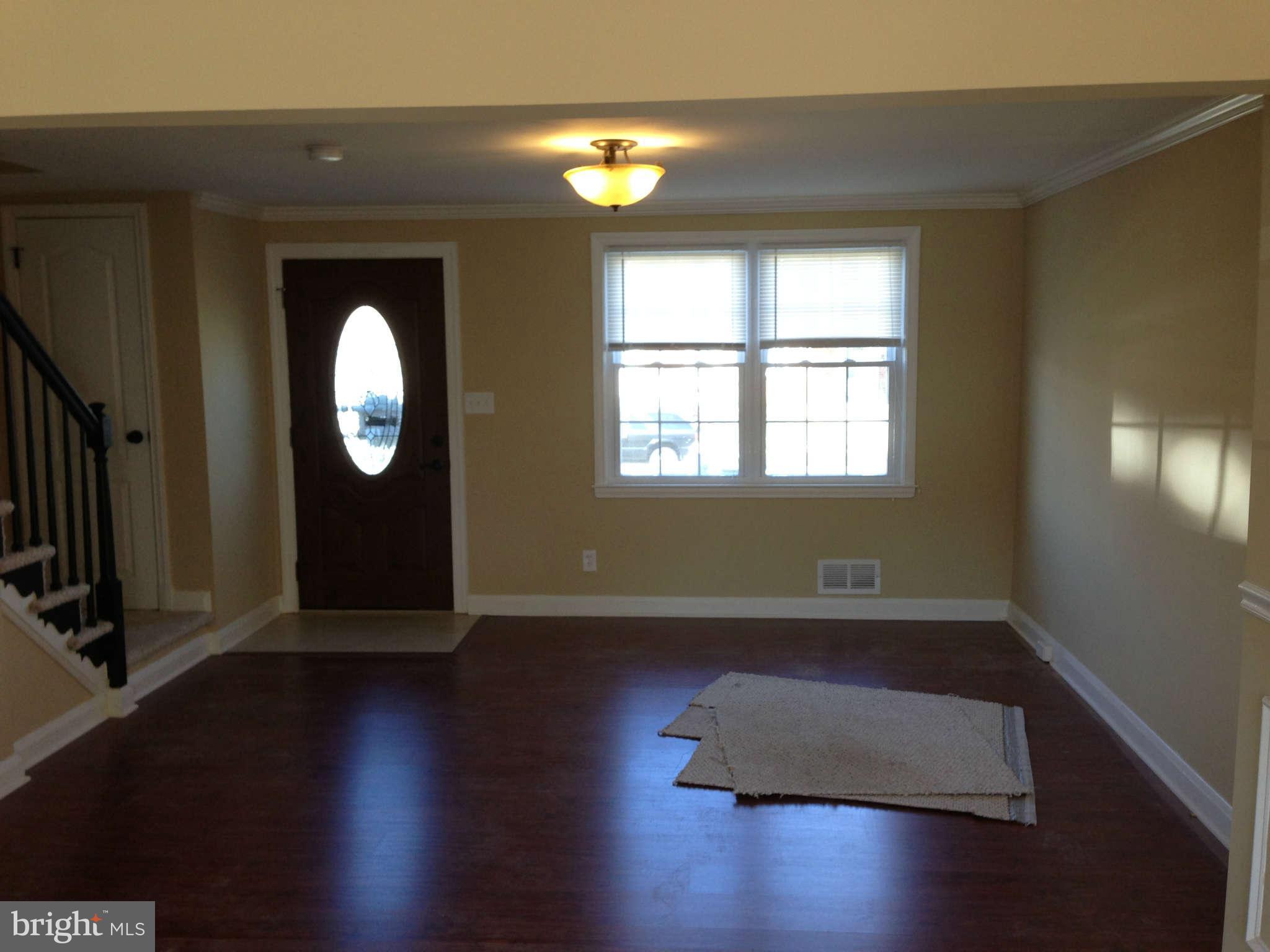 7527 Lawrence Road Baltimore, MD 21222 - Photo 2 of 19 Family Room