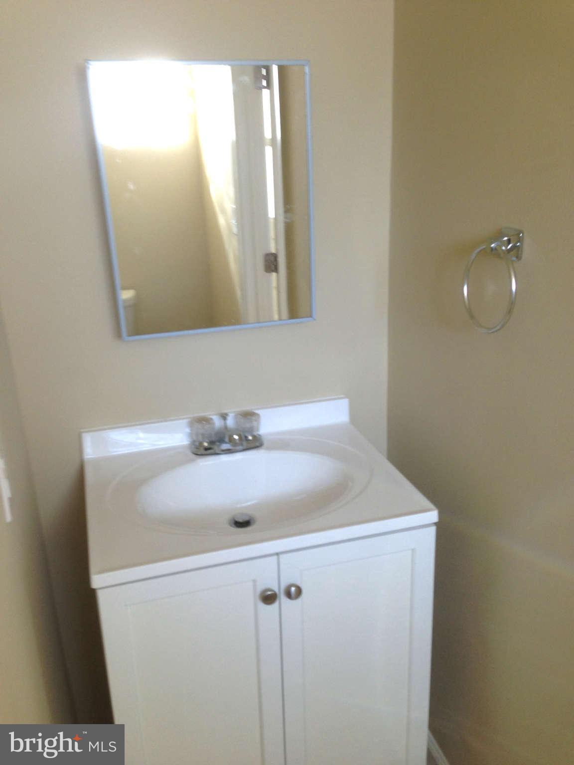 7527 Lawrence Road Baltimore, MD 21222 - Photo 14 of 19 Bath