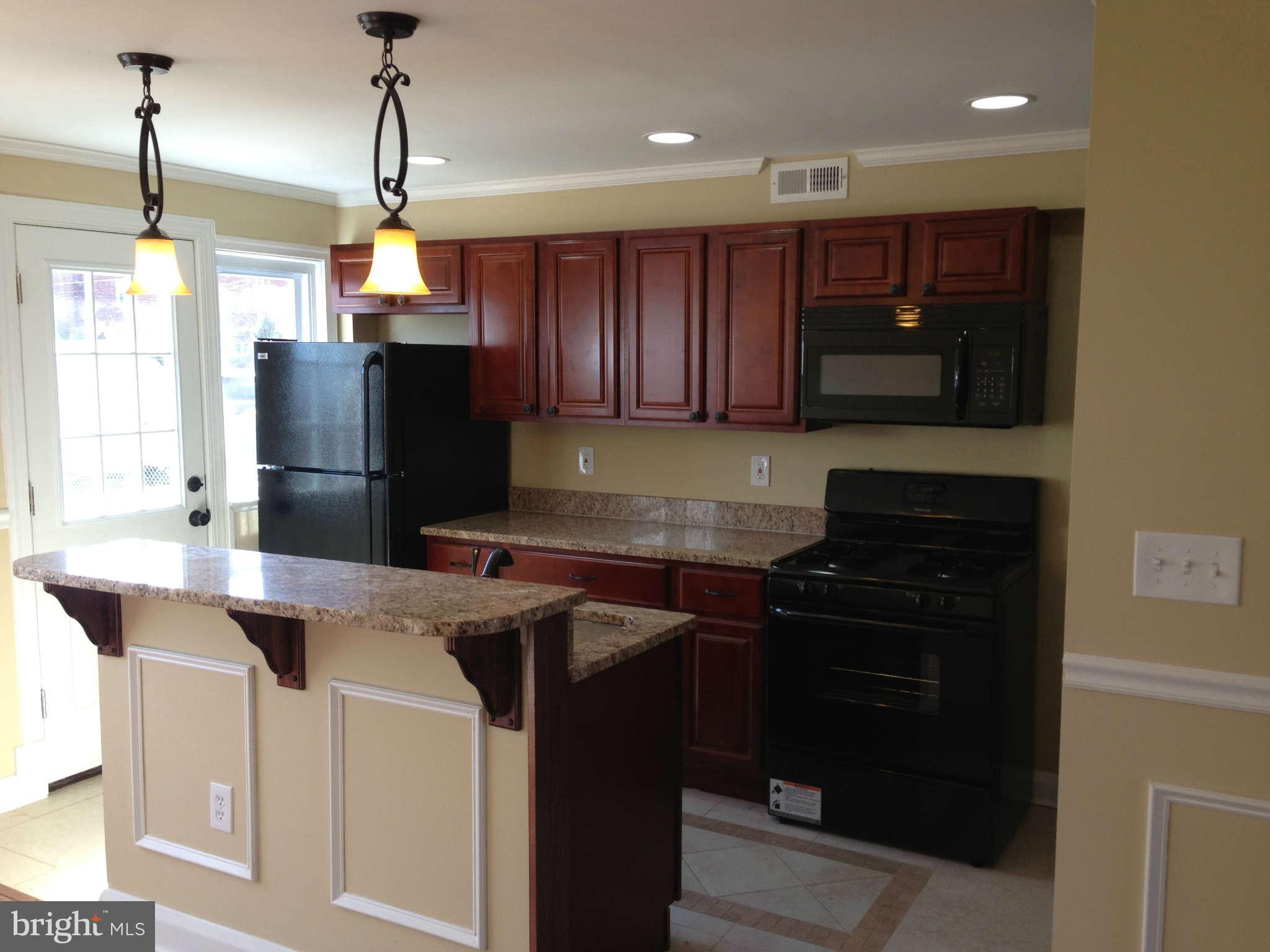 7527 Lawrence Road Baltimore, MD 21222 - Photo 4 of 19 Kitchen