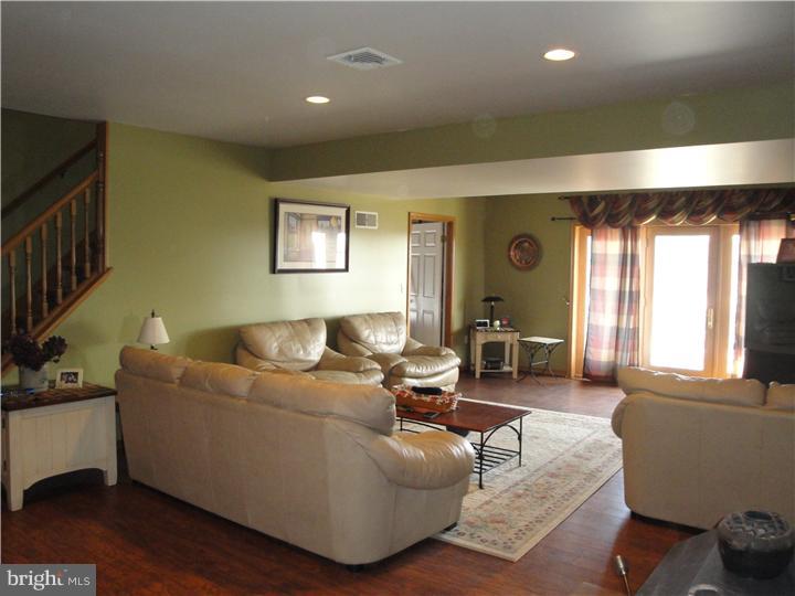 1505 County Line Road Quakertown, PA 18951 - Photo 12 of 21 Family Room