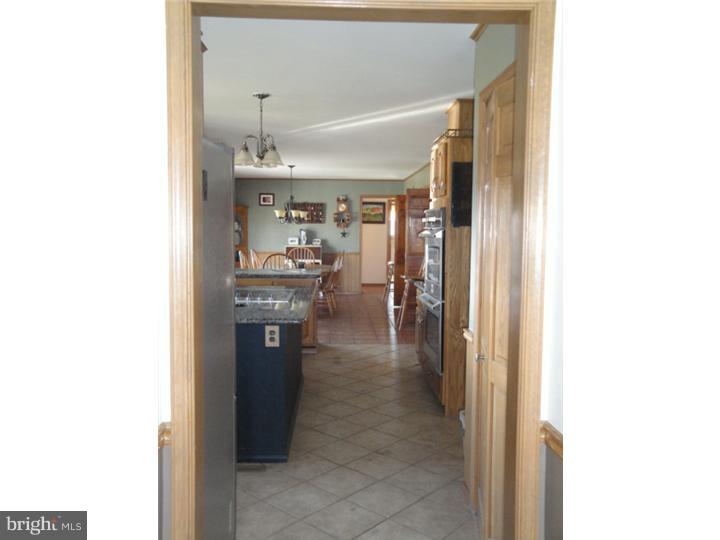 1505 County Line Road Quakertown, PA 18951 - Photo 6 of 21 Hallway