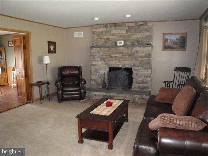 1505 County Line Road Quakertown, PA 18951 - Photo 7 of 21 Living Room