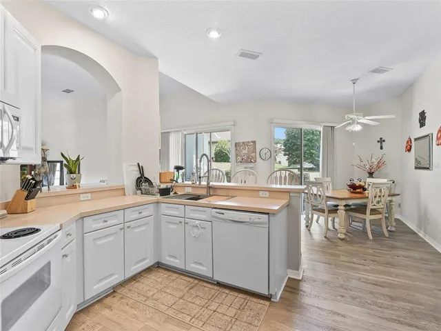 $355,000 | 17435 Southeast 112th Avenue, Summerfield, FL 34491