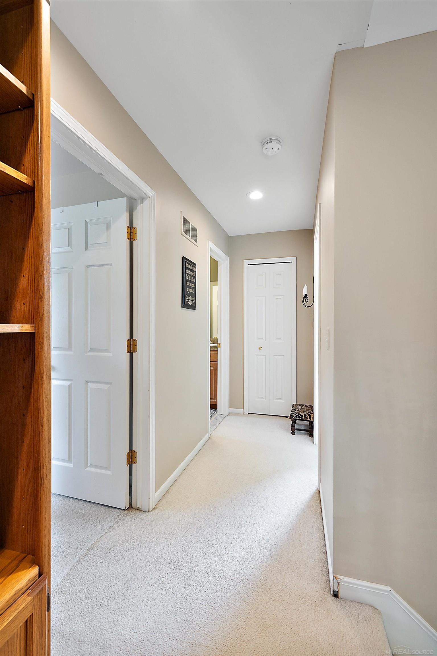 1039 Bloomview Circle Rochester, MI 48307 - Photo 58 of 80 50122641-57.JPG