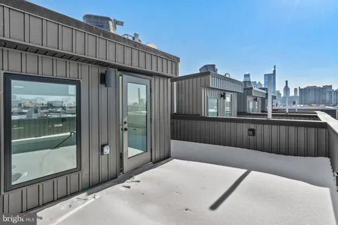 $1,190,000 | 749 North Capitol Street, Philadelphia, PA 19130