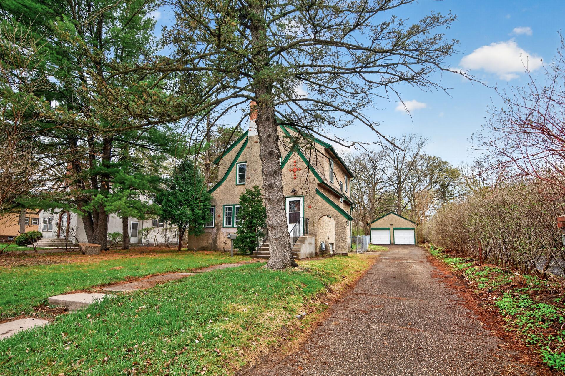 1749 Hamline Avenue North Falcon Heights, MN 55113 - Photo 3 of 27
